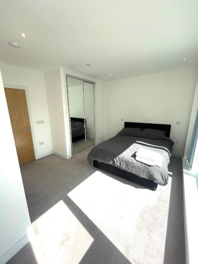Luxury London Apartment - Steps To East Croydon Train Station Dış mekan fotoğraf